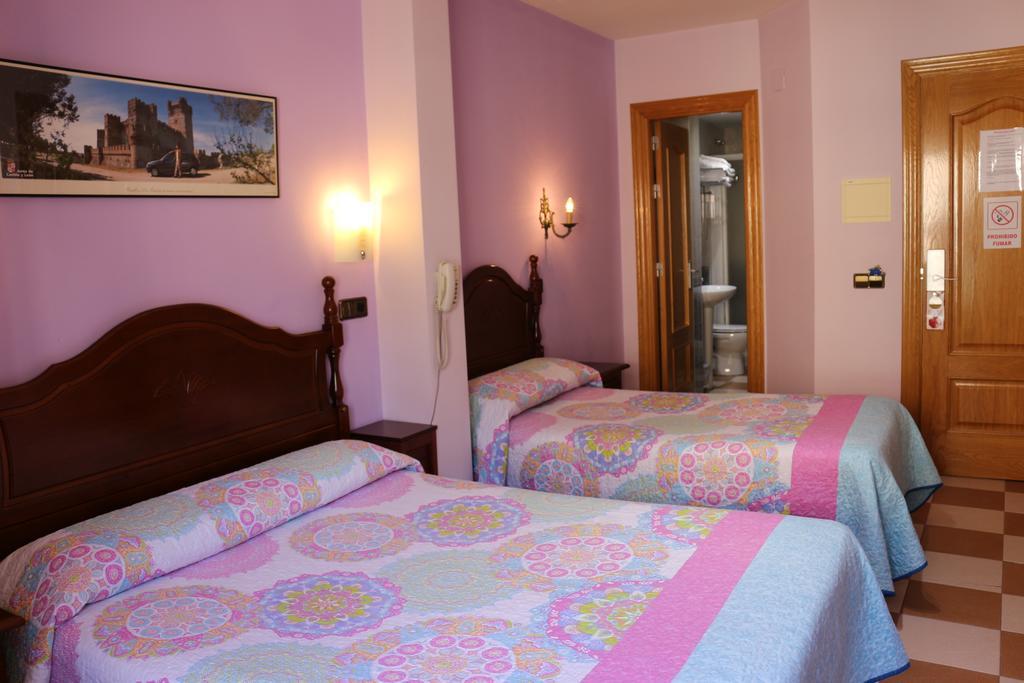 Hostal Don Jaime II Segovia Exteriör bild