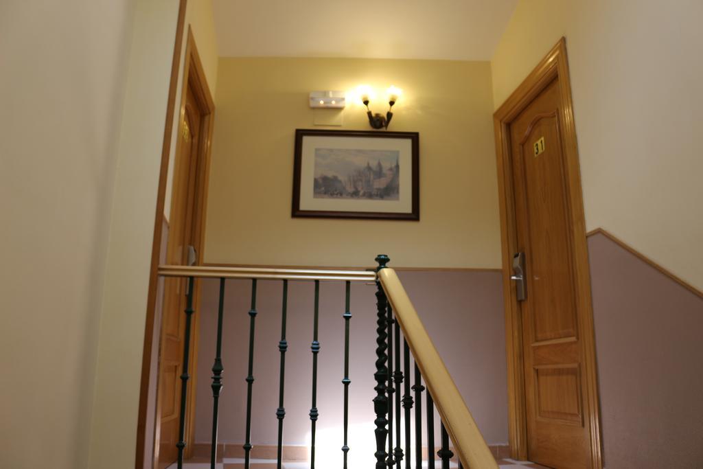 Hostal Don Jaime II Segovia Exteriör bild