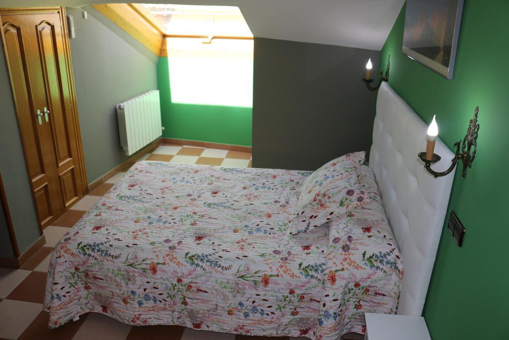 Hostal Don Jaime II Segovia Exteriör bild