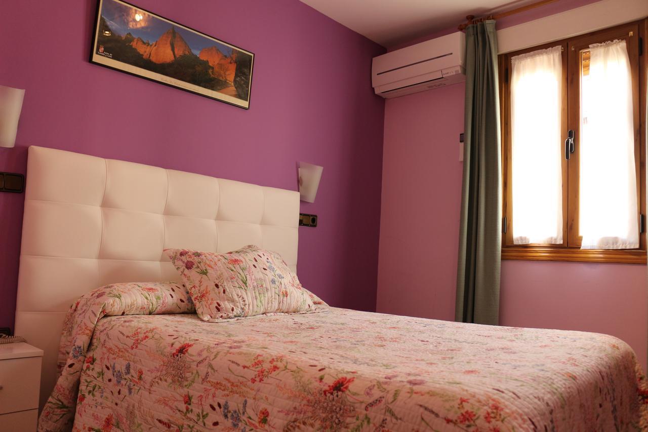 Hostal Don Jaime II Segovia Exteriör bild