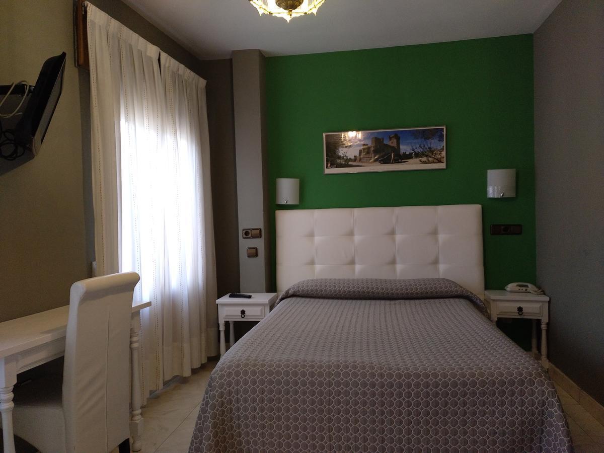 Hostal Don Jaime II Segovia Exteriör bild